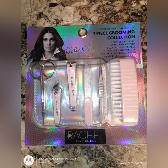 Rachel Roy 7-Piece Grooming Collection Pink And Silver Professional Collection - Picture 1 of 5